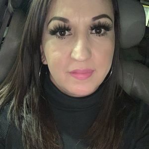 Meet your Posher, Leticia